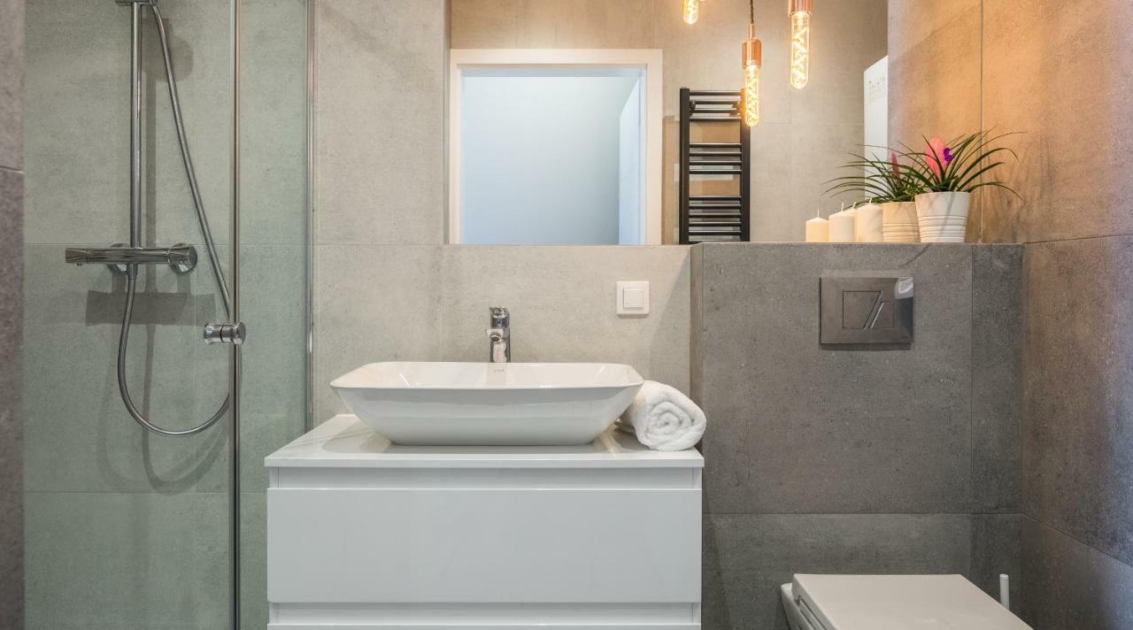 Apartament Jacuzzi Party & Event Space Up To 40 *